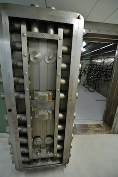 Illustration for article titled If You're Worried About Getting Your Bike Stolen, Park It Inside This Bank Vault